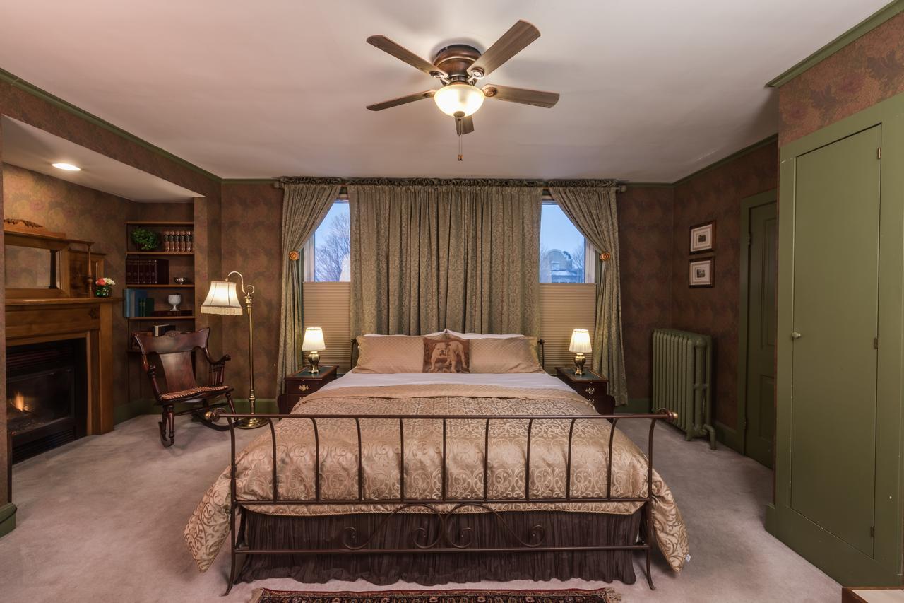 Astor House Bed and Breakfast Green Bay Eksteriør billede