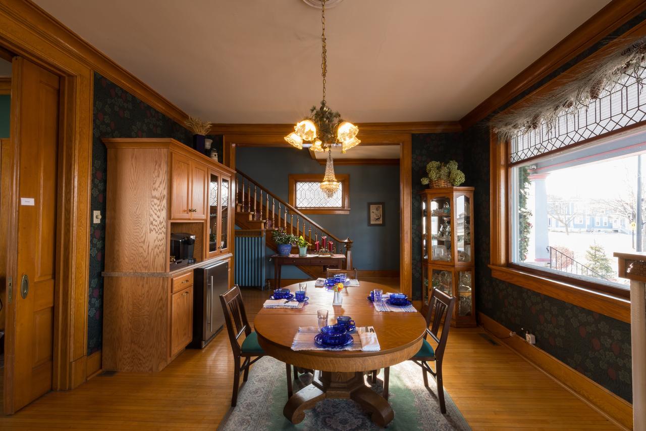 Astor House Bed and Breakfast Green Bay Eksteriør billede